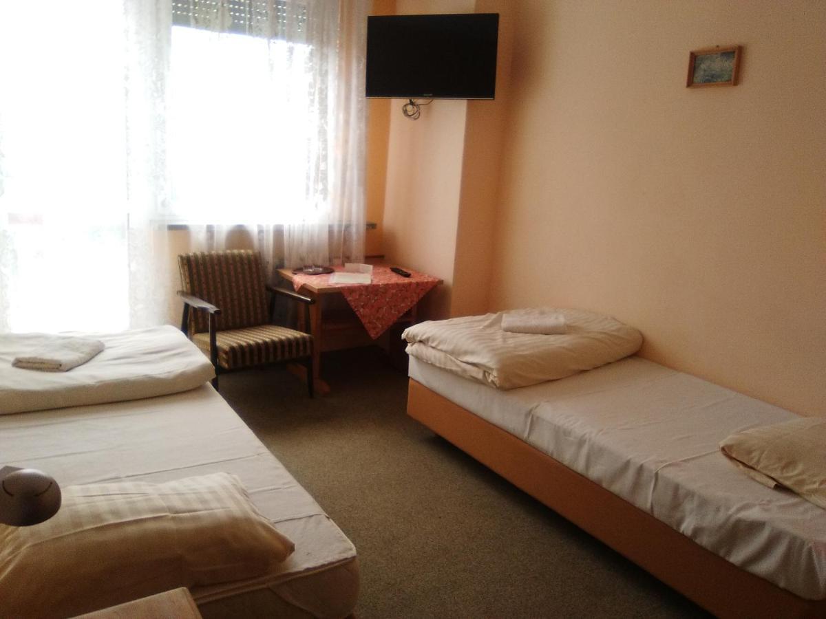 Hotel Osrodek Wypoczynkowy " Bieszczady" Myczkowce Esterno foto