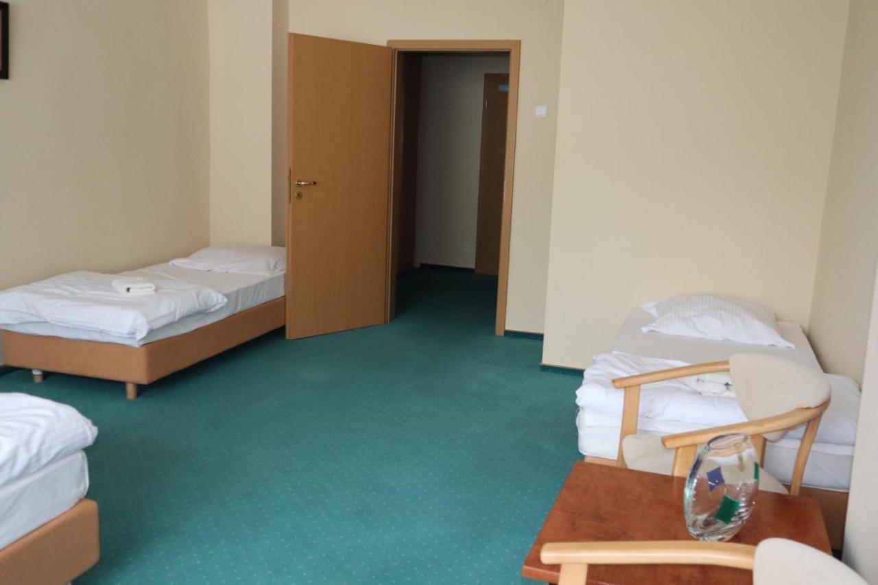 Hotel Osrodek Wypoczynkowy " Bieszczady" Myczkowce Esterno foto