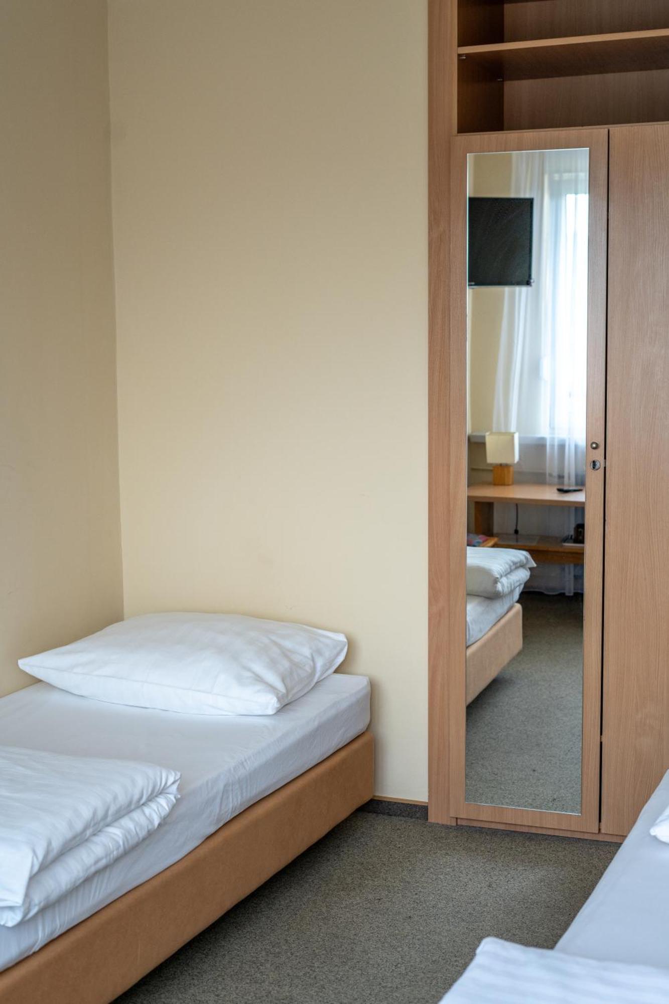 Hotel Osrodek Wypoczynkowy " Bieszczady" Myczkowce Esterno foto